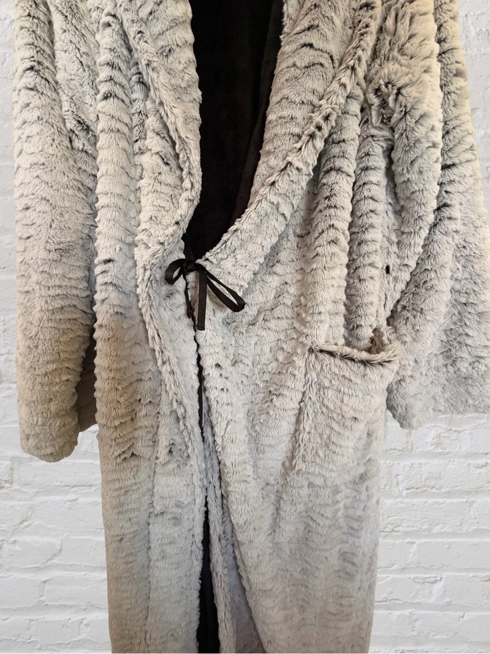 Soma Plush Faux Fur Long Wrap Robe Gray Black S/M Women Soft Cozy Loungewear